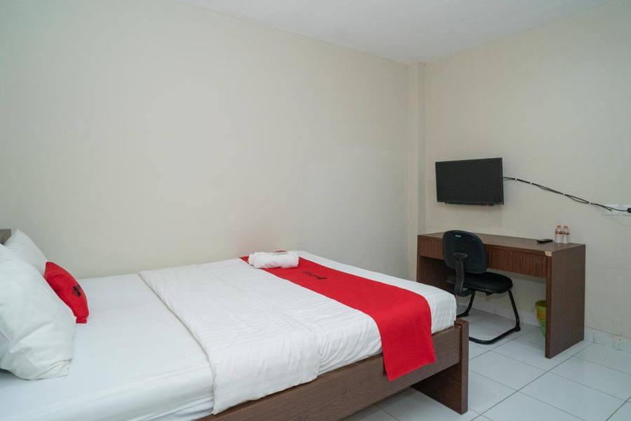 Reddoorz @ Pelita Hotel 3*